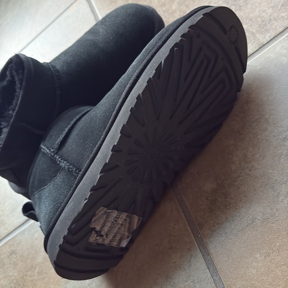Ugg’s ultra mini - Picture 2 of 3